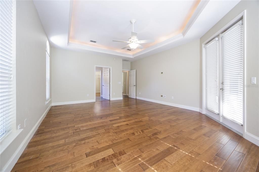 合同活跃: $630,000 (4 贝兹, 2 浴室, 2604 平方英尺)