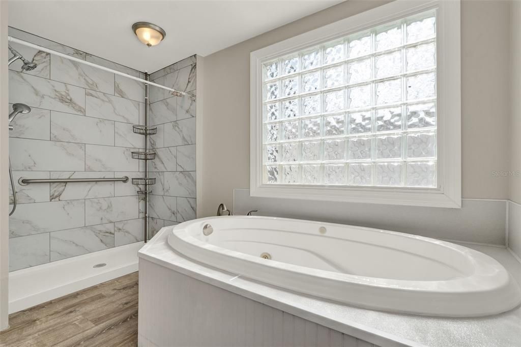 En Venta: $135,000 (2 camas, 2 baños, 1690 Pies cuadrados)