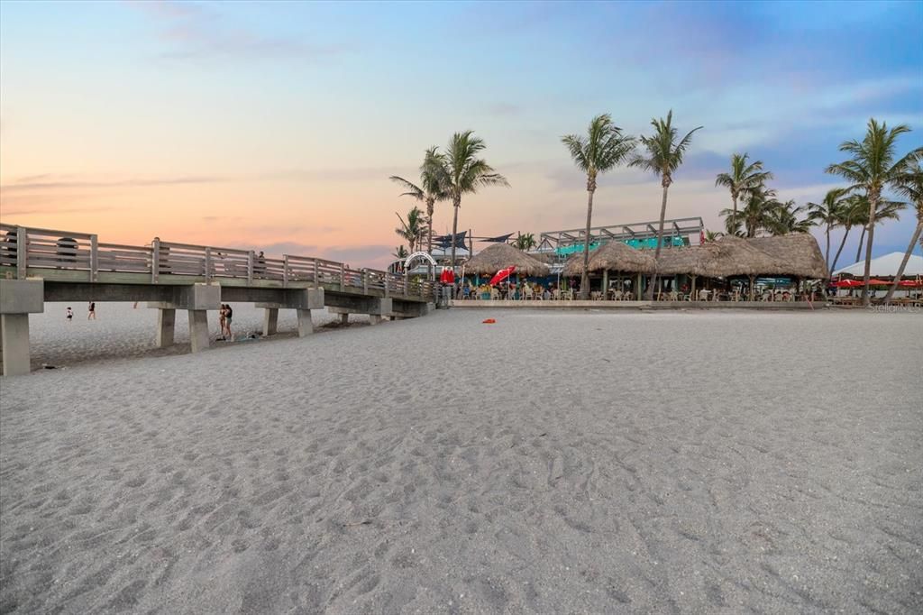 For Rent: $3,400 (2 beds, 2 baths, 1382 Square Feet)