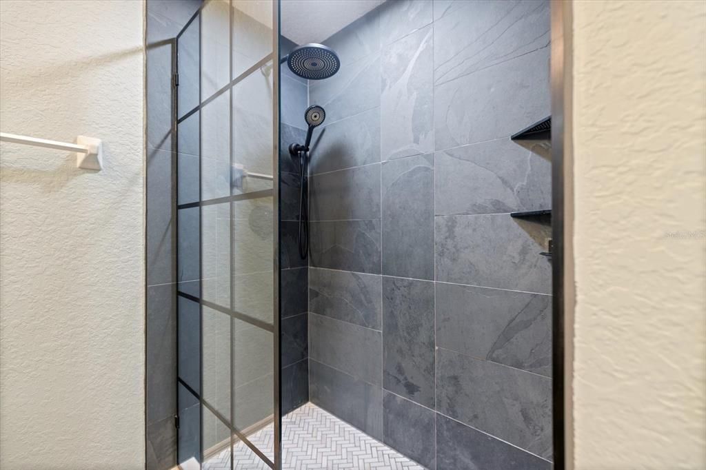 For Rent: $3,400 (2 beds, 2 baths, 1382 Square Feet)