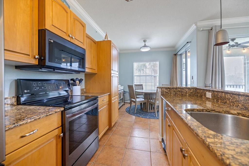 For Rent: $3,400 (2 beds, 2 baths, 1382 Square Feet)