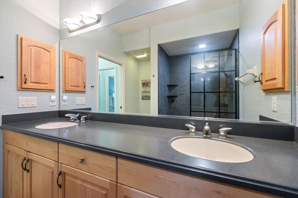 For Rent: $3,400 (2 beds, 2 baths, 1382 Square Feet)