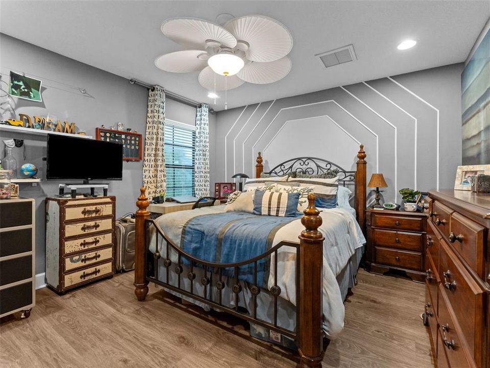 Active With Contract: $689,900 (4 beds, 2 baths, 3243 Square Feet)