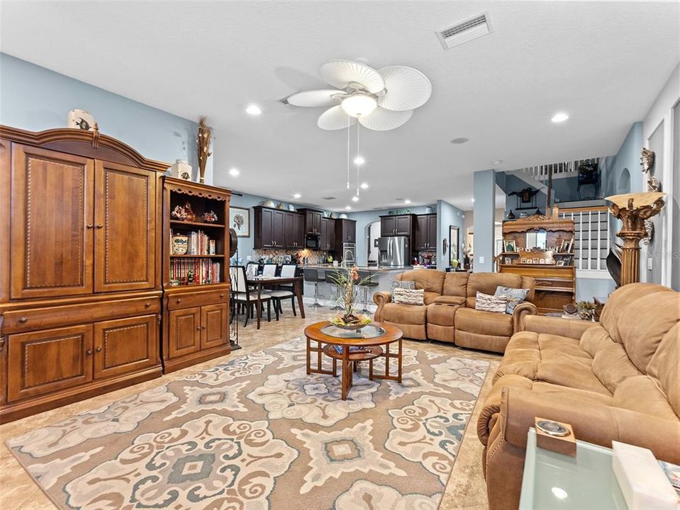 Active With Contract: $689,900 (4 beds, 2 baths, 3243 Square Feet)