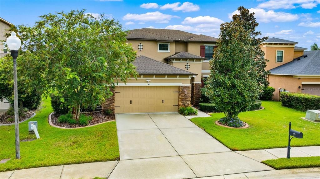 Active With Contract: $689,900 (4 beds, 2 baths, 3243 Square Feet)