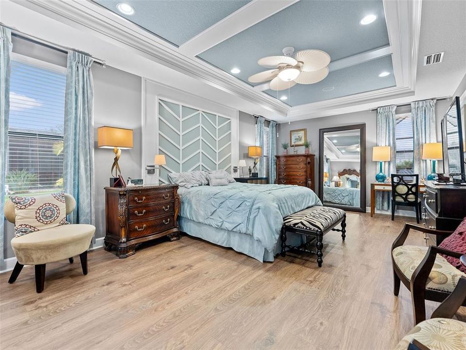 Active With Contract: $689,900 (4 beds, 2 baths, 3243 Square Feet)