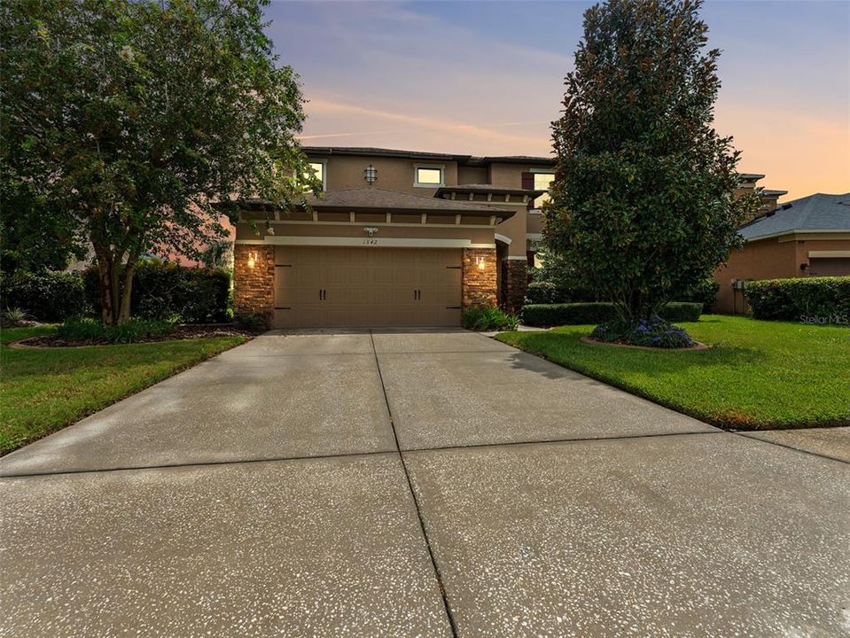 Active With Contract: $689,900 (4 beds, 2 baths, 3243 Square Feet)