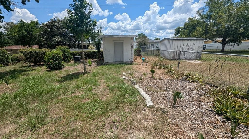 Active With Contract: $123,500 (1 beds, 1 baths, 1040 Square Feet)