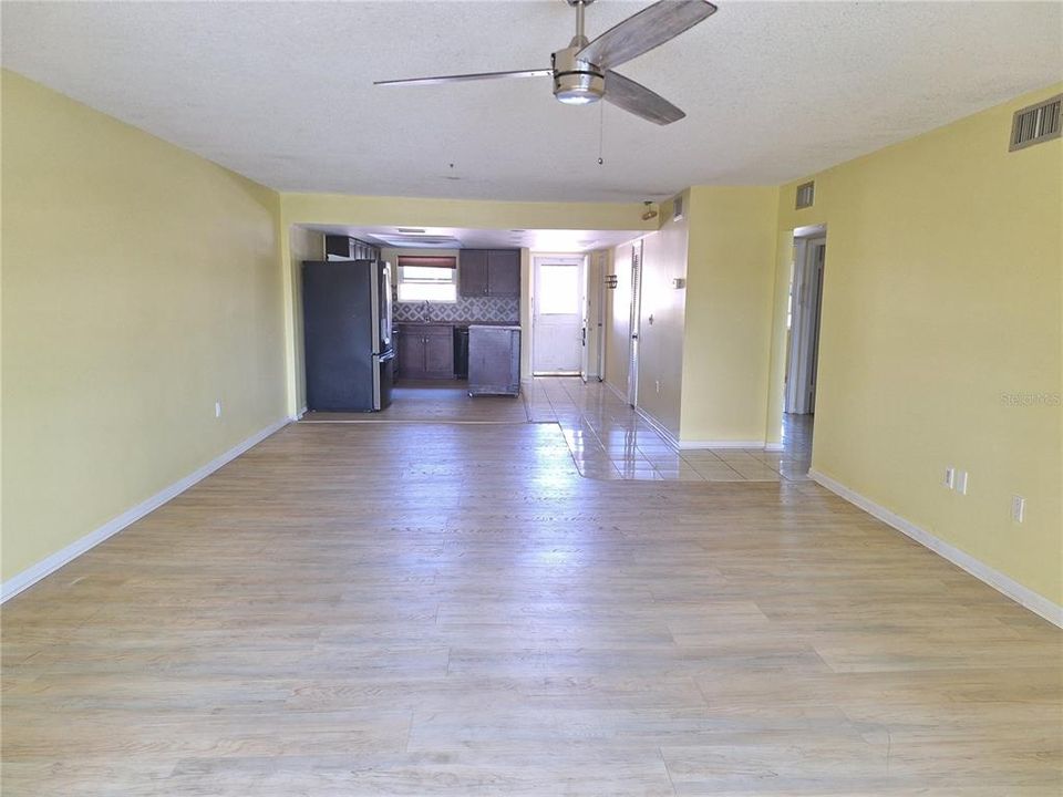 待售: $119,000 (2 贝兹, 2 浴室, 1388 平方英尺)