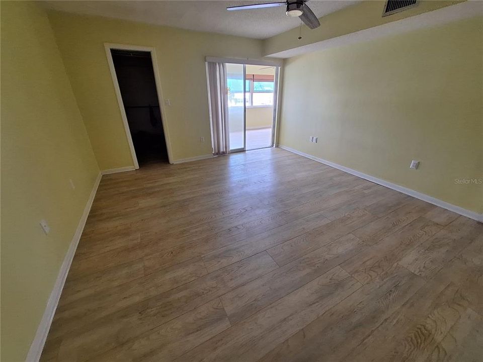 待售: $119,000 (2 贝兹, 2 浴室, 1388 平方英尺)