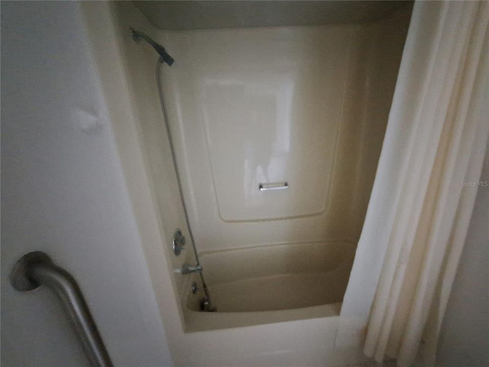 待售: $119,000 (2 贝兹, 2 浴室, 1388 平方英尺)