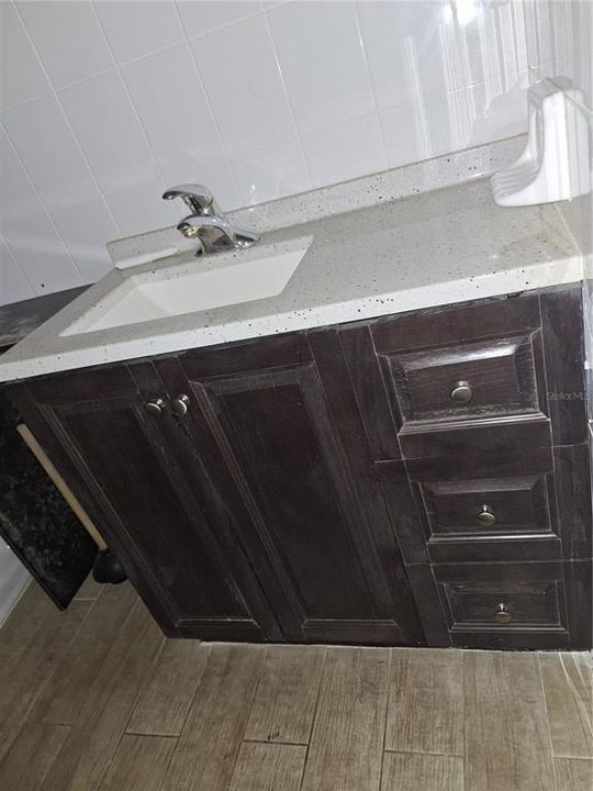 待售: $119,000 (2 贝兹, 2 浴室, 1388 平方英尺)