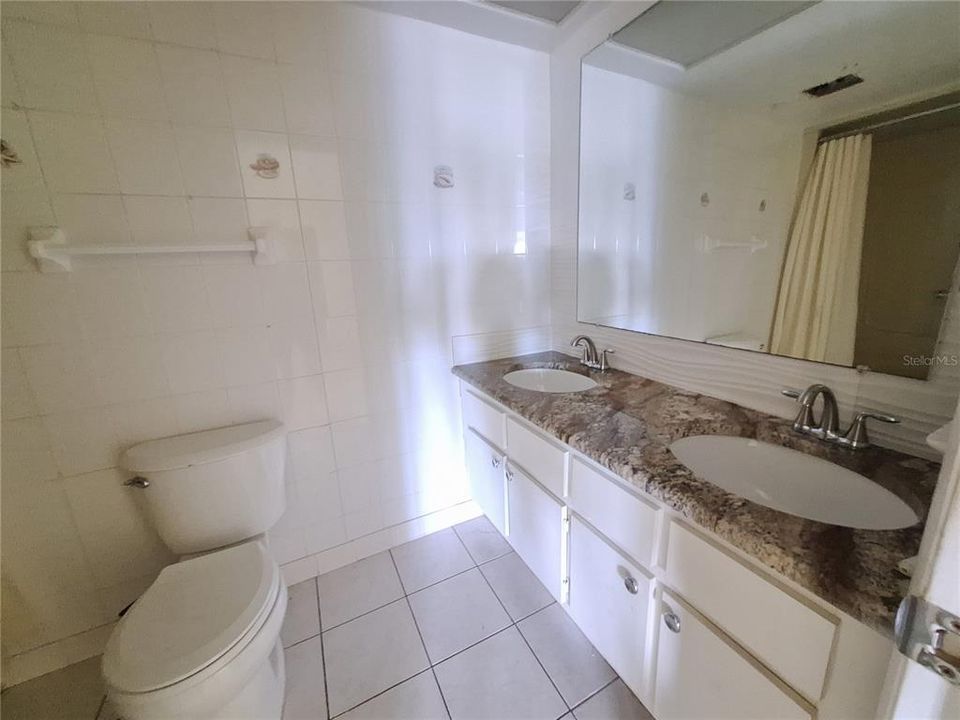 待售: $119,000 (2 贝兹, 2 浴室, 1388 平方英尺)