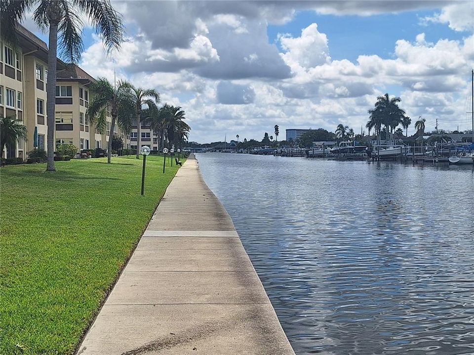 待售: $119,000 (2 贝兹, 2 浴室, 1388 平方英尺)