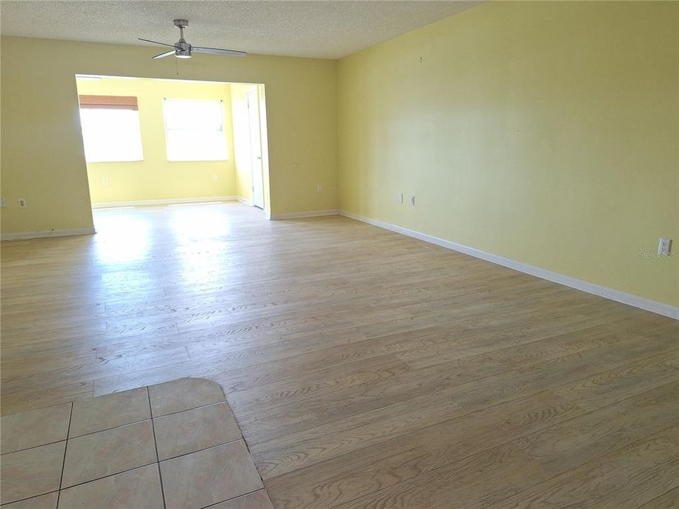 待售: $119,000 (2 贝兹, 2 浴室, 1388 平方英尺)