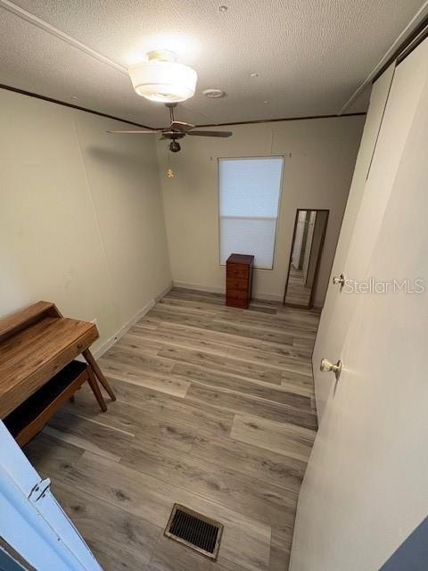 На продажу: $119,900 (2 спален, 1 ванн, 770 Квадратных фут)