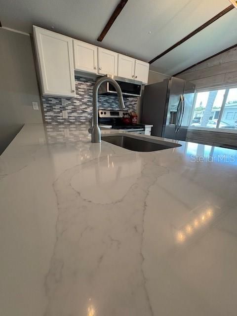 На продажу: $119,900 (2 спален, 1 ванн, 770 Квадратных фут)