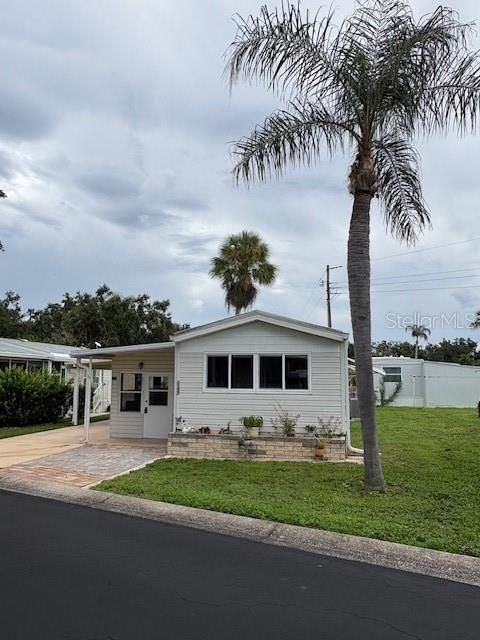 На продажу: $119,900 (2 спален, 1 ванн, 770 Квадратных фут)