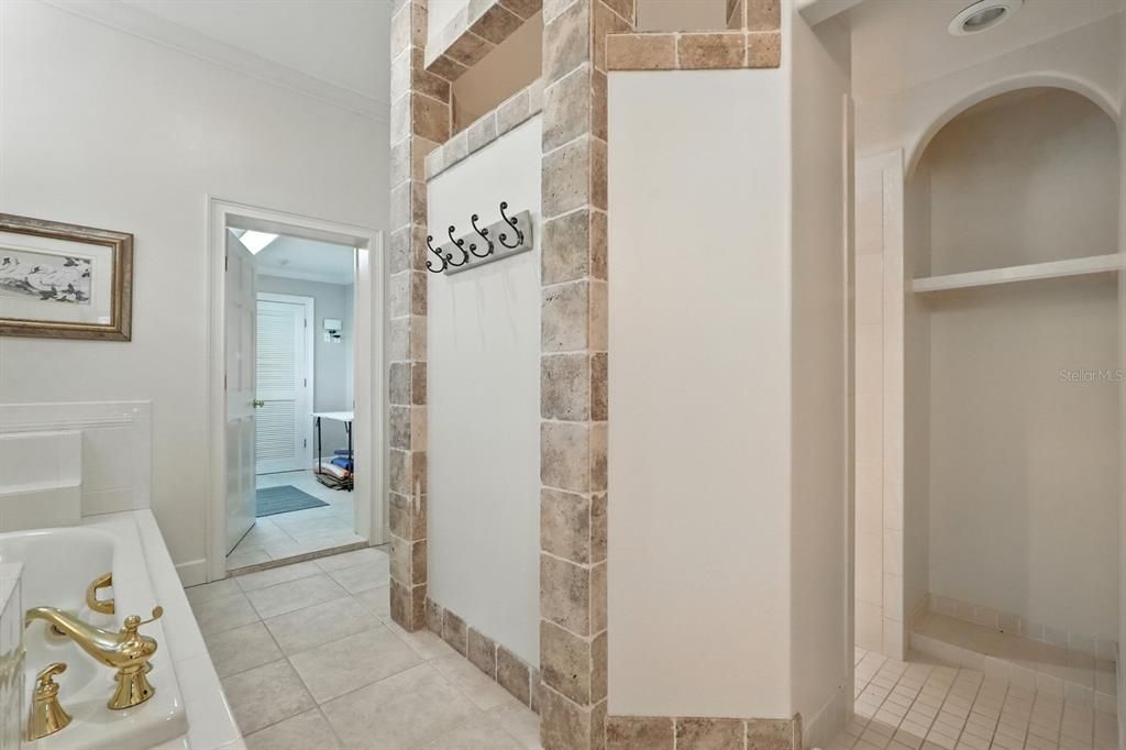 待售: $2,800,000 (5 贝兹, 4 浴室, 4988 平方英尺)