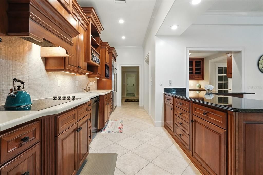 待售: $2,800,000 (5 贝兹, 4 浴室, 4988 平方英尺)