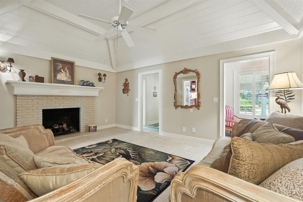 待售: $2,800,000 (5 贝兹, 4 浴室, 4988 平方英尺)