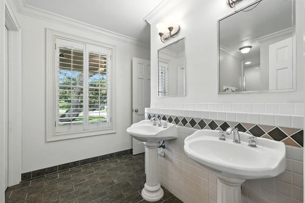 待售: $2,800,000 (5 贝兹, 4 浴室, 4988 平方英尺)