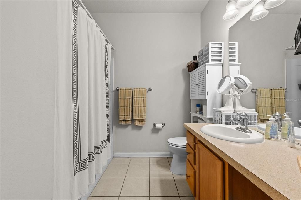 For Sale: $228,000 (3 beds, 2 baths, 1401 Square Feet)