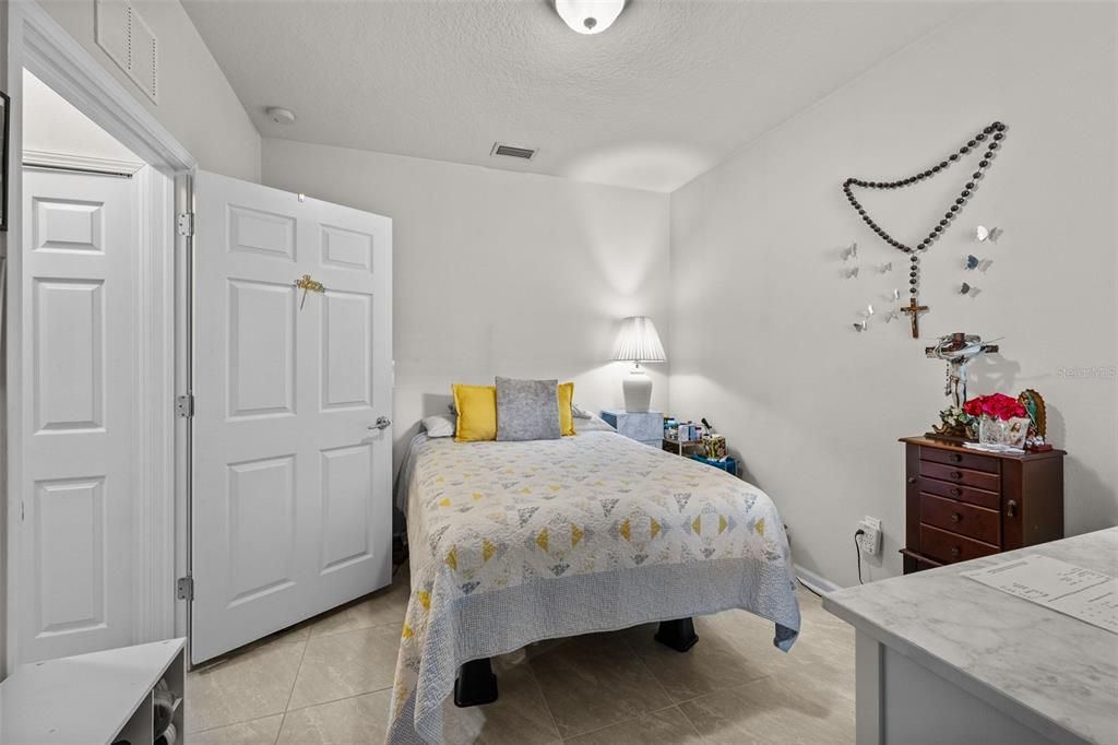 For Sale: $228,000 (3 beds, 2 baths, 1401 Square Feet)