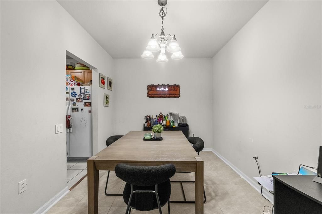 For Sale: $228,000 (3 beds, 2 baths, 1401 Square Feet)