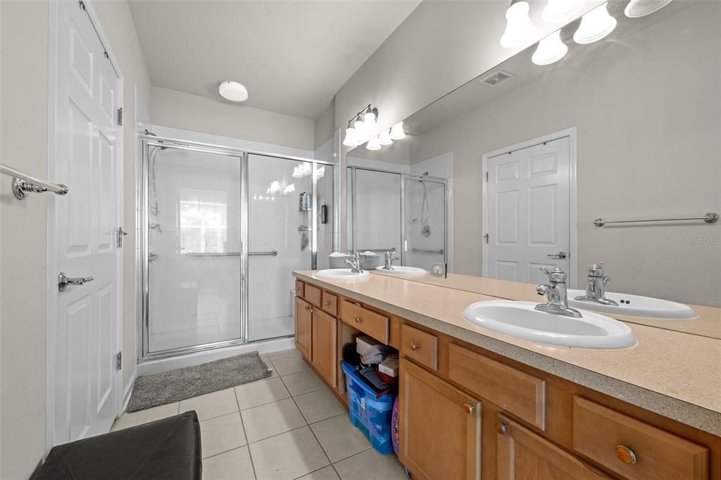 For Sale: $228,000 (3 beds, 2 baths, 1401 Square Feet)