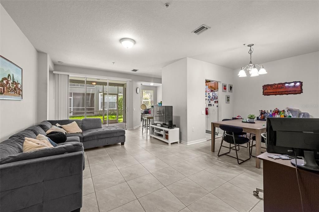 For Sale: $228,000 (3 beds, 2 baths, 1401 Square Feet)