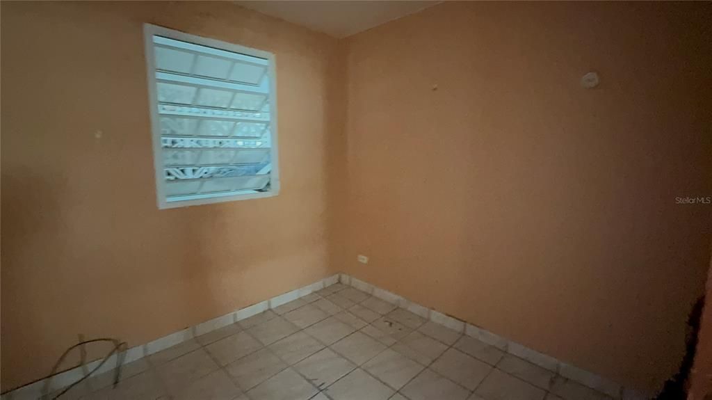 На продажу: $179,000 (4 спален, 2 ванн, 1200 Квадратных фут)