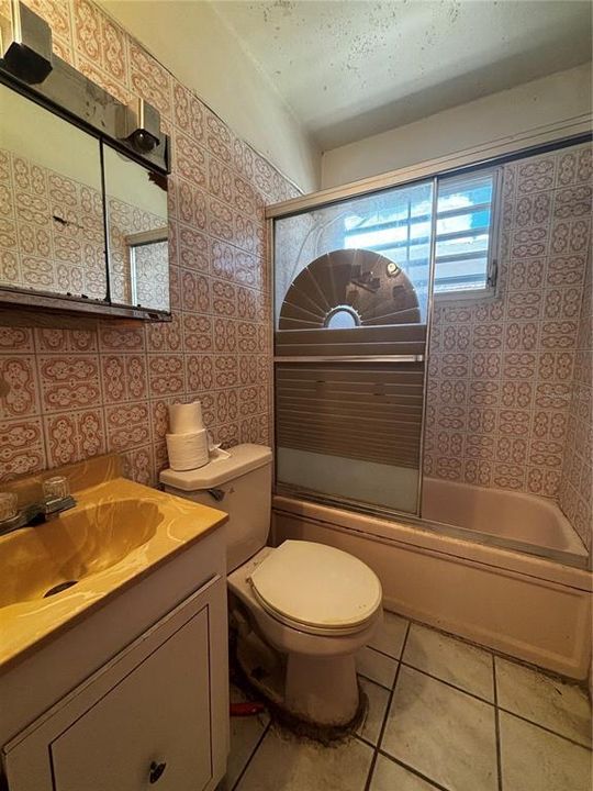 На продажу: $179,000 (4 спален, 2 ванн, 1200 Квадратных фут)