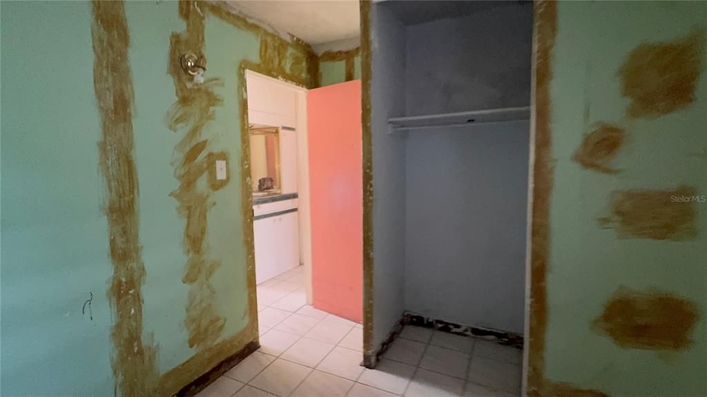 На продажу: $179,000 (4 спален, 2 ванн, 1200 Квадратных фут)