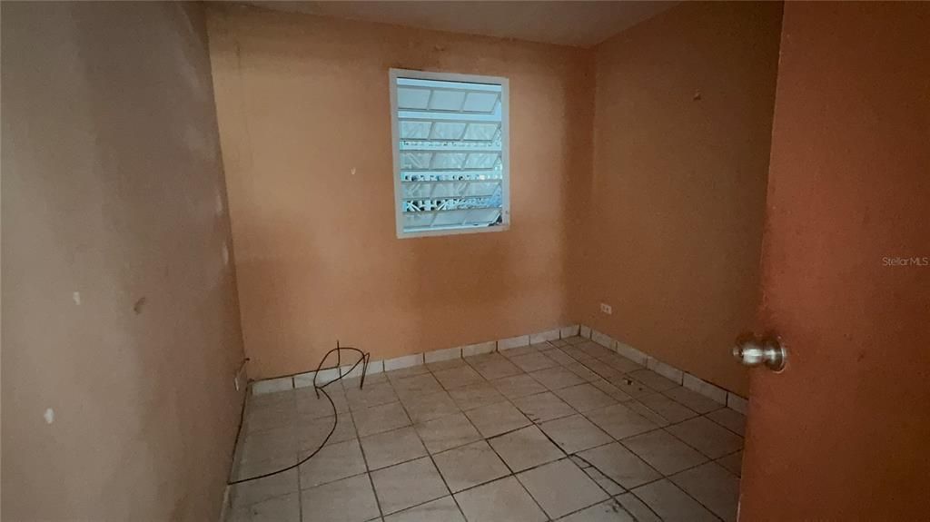 На продажу: $179,000 (4 спален, 2 ванн, 1200 Квадратных фут)