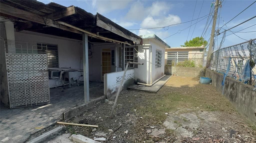 На продажу: $179,000 (4 спален, 2 ванн, 1200 Квадратных фут)