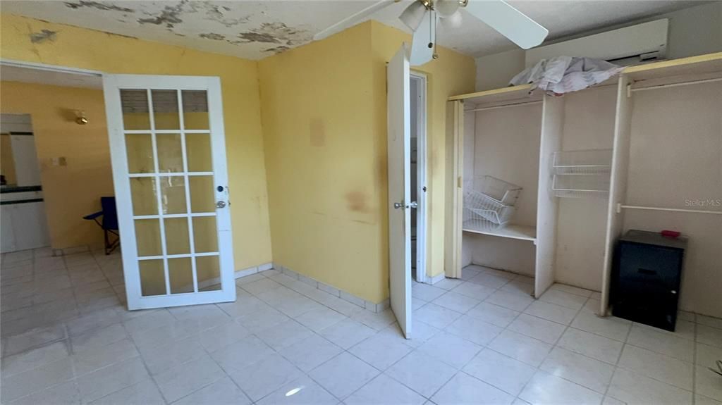 На продажу: $179,000 (4 спален, 2 ванн, 1200 Квадратных фут)