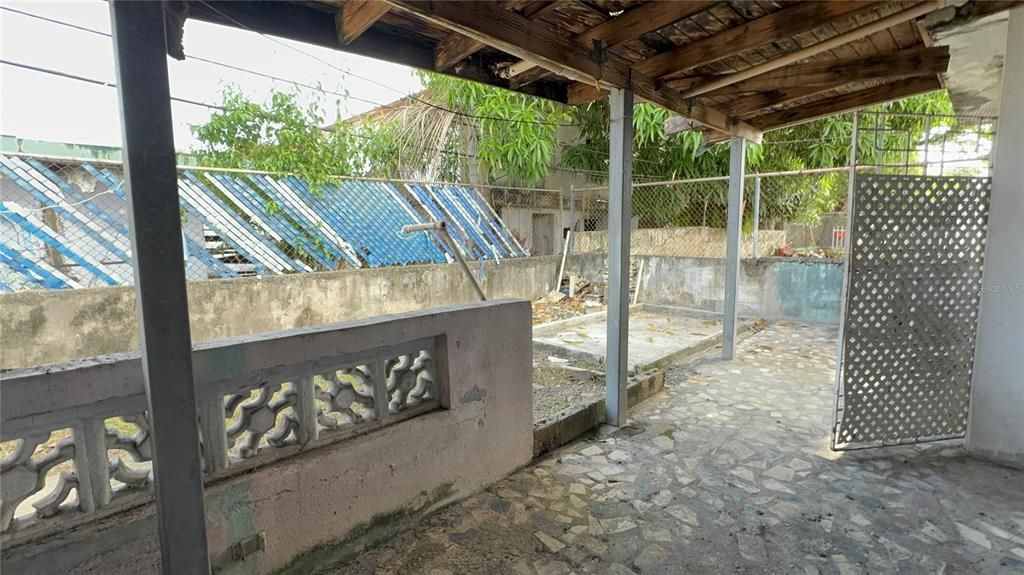 На продажу: $179,000 (4 спален, 2 ванн, 1200 Квадратных фут)