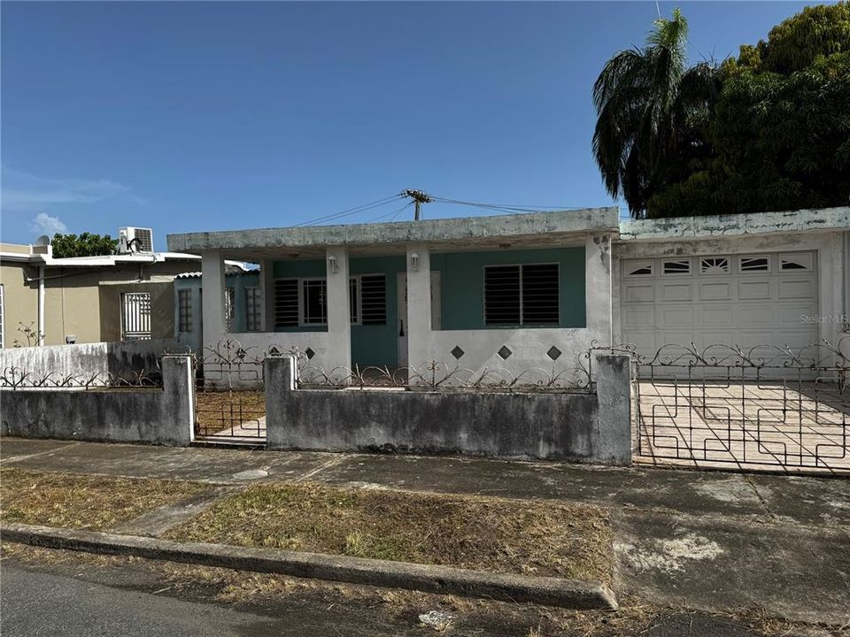 На продажу: $179,000 (4 спален, 2 ванн, 1200 Квадратных фут)