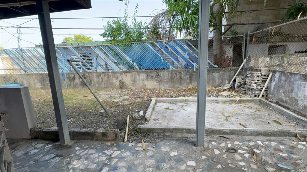 На продажу: $179,000 (4 спален, 2 ванн, 1200 Квадратных фут)