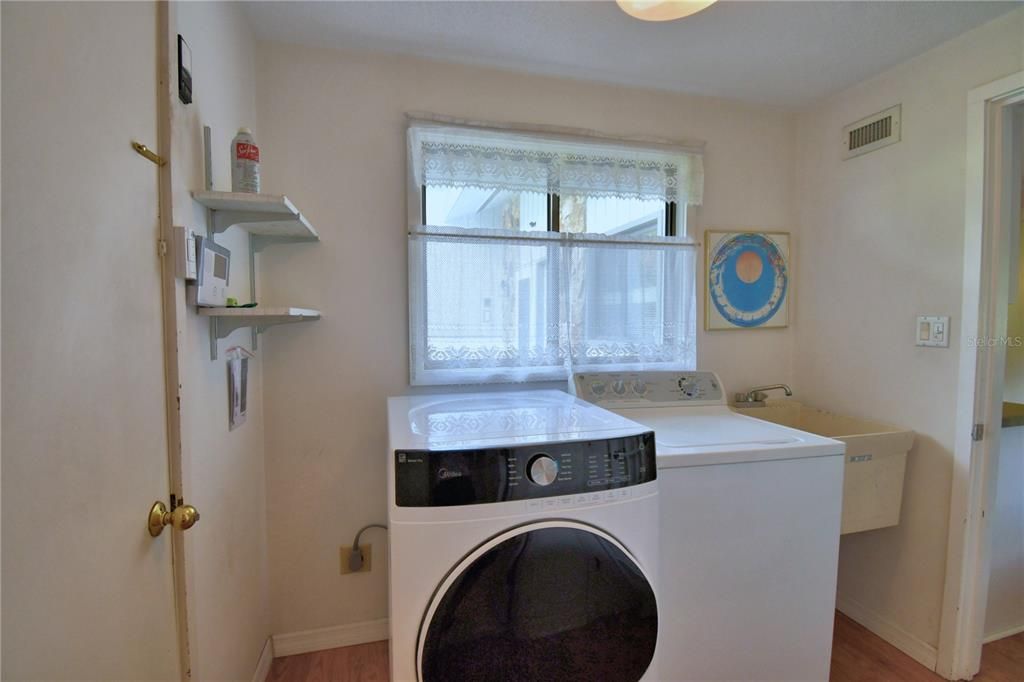 For Sale: $259,000 (2 beds, 3 baths, 2272 Square Feet)