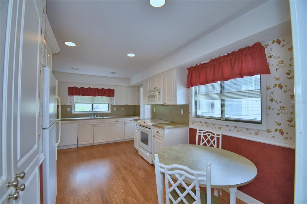 For Sale: $259,000 (2 beds, 3 baths, 2272 Square Feet)