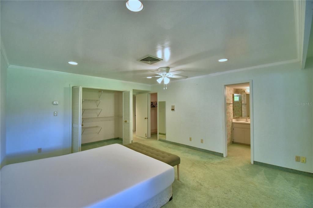 For Sale: $259,000 (2 beds, 3 baths, 2272 Square Feet)