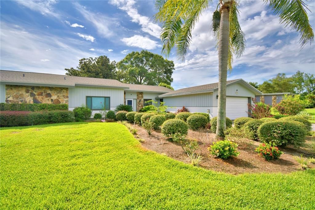 For Sale: $259,000 (2 beds, 3 baths, 2272 Square Feet)