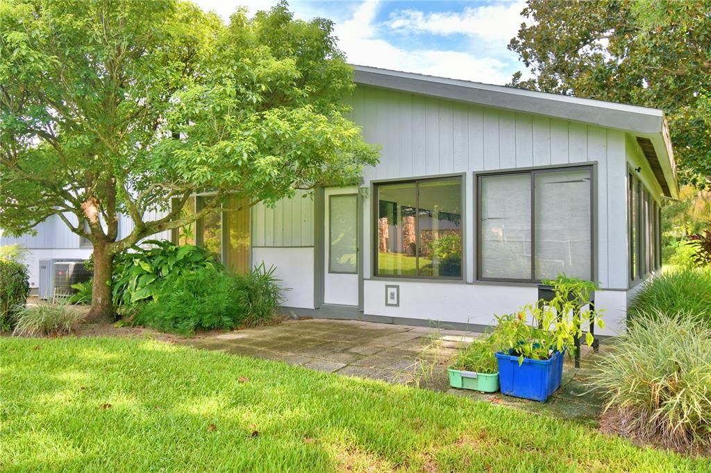 For Sale: $259,000 (2 beds, 3 baths, 2272 Square Feet)