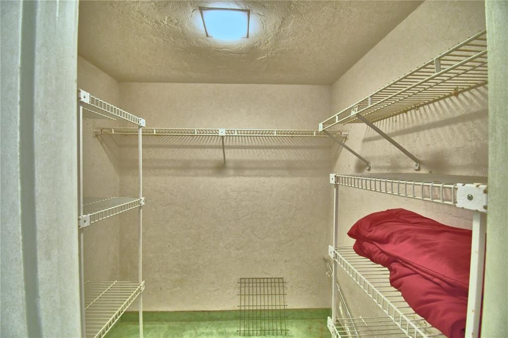 For Sale: $259,000 (2 beds, 3 baths, 2272 Square Feet)