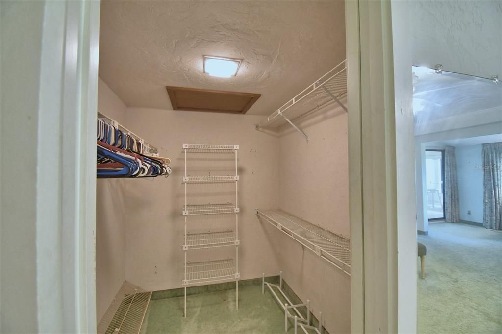 For Sale: $259,000 (2 beds, 3 baths, 2272 Square Feet)