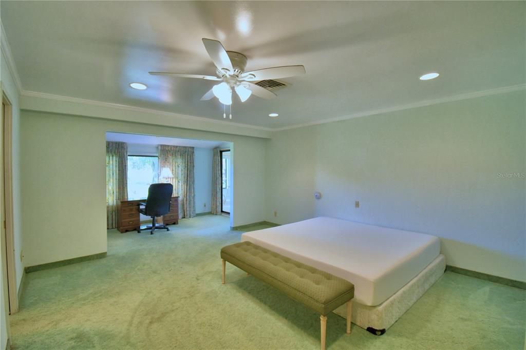 For Sale: $259,000 (2 beds, 3 baths, 2272 Square Feet)