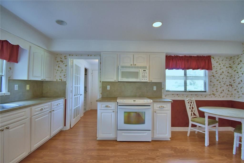 For Sale: $259,000 (2 beds, 3 baths, 2272 Square Feet)