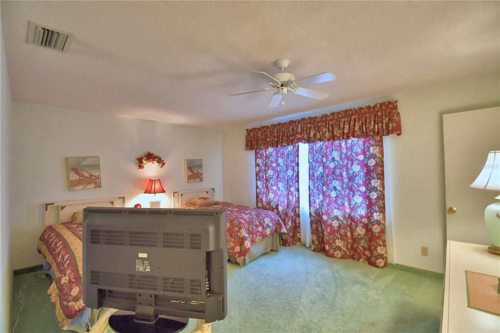 For Sale: $259,000 (2 beds, 3 baths, 2272 Square Feet)